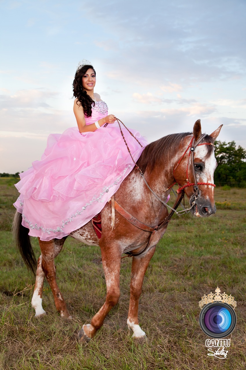 Cantu Studios Quinceanera Photography